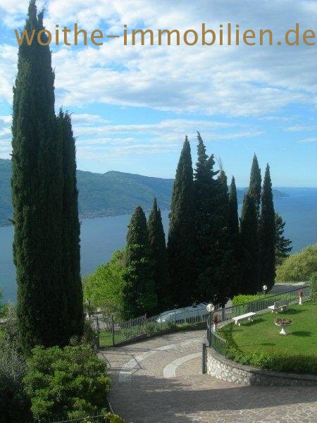 IDEALE  FERIENWOHNUNG AM GARDASEE MIT POOL