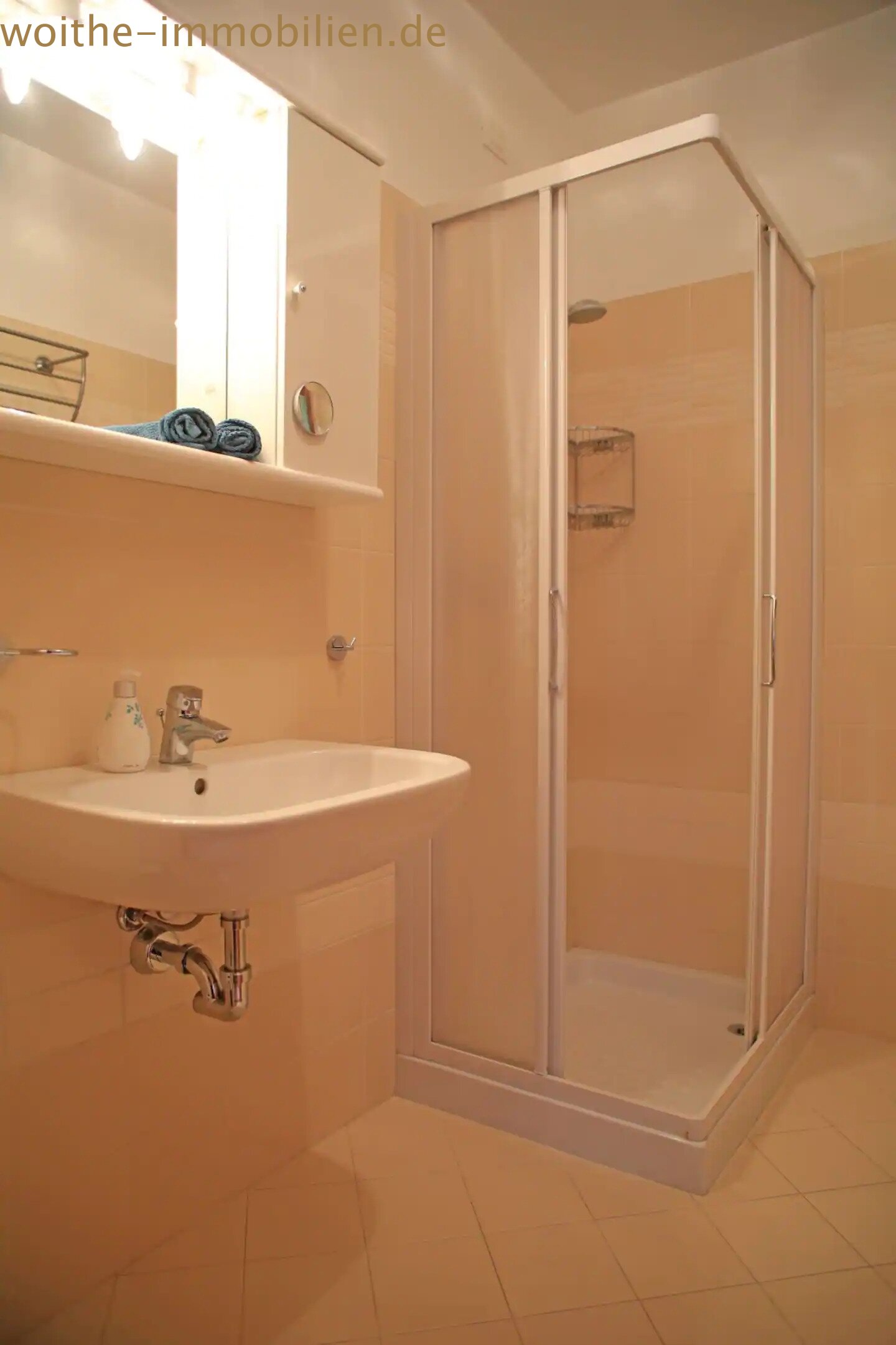 IDEALE  FERIENWOHNUNG AM GARDASEE MIT POOL