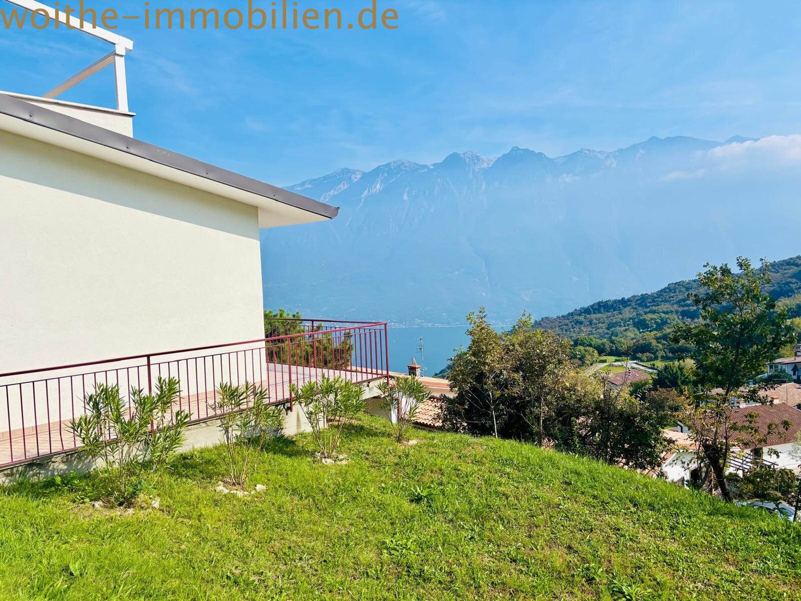 Morgensonne & Abendrot: Ihr Logenplatz über dem Gardasee in Tignale