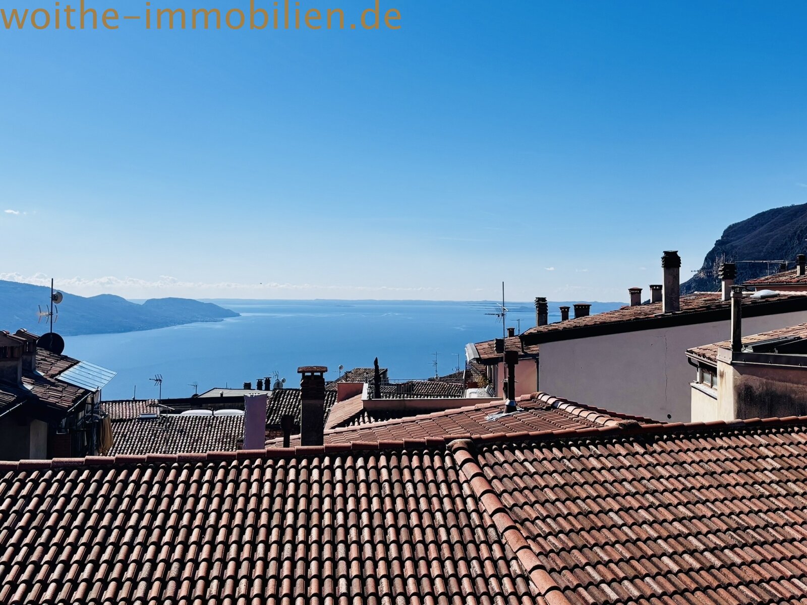 RARITÄT IN TIGNALE-GARDOLA: Design-Wohnung mit Seesicht! 