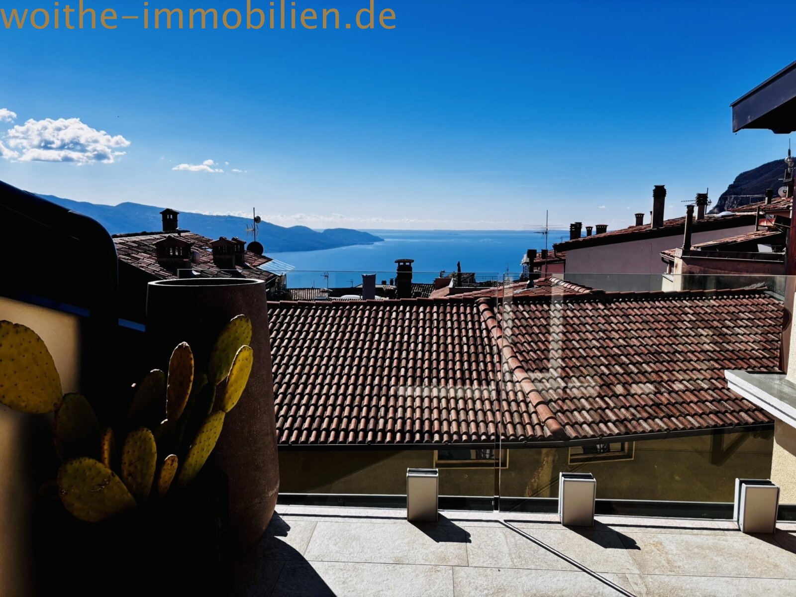 RARITÄT IN TIGNALE-GARDOLA: Design-Wohnung mit Seesicht! 