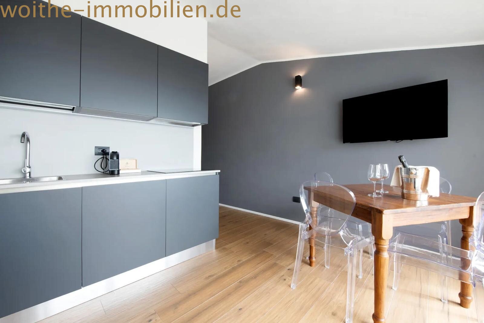 RARITÄT IN TIGNALE-GARDOLA: Design-Wohnung mit Seesicht! 