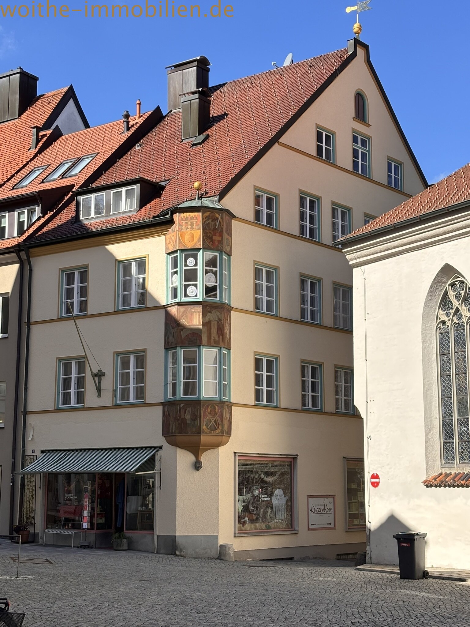 Renovierte Altbauwohnung mit Charme und Besonderheit