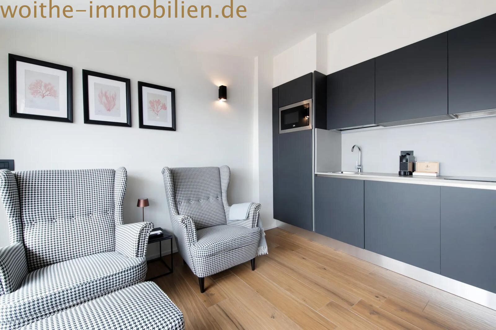 A RARE FIND IN TIGNALE-GARDOLA: Designer Apartment with Lake Views!