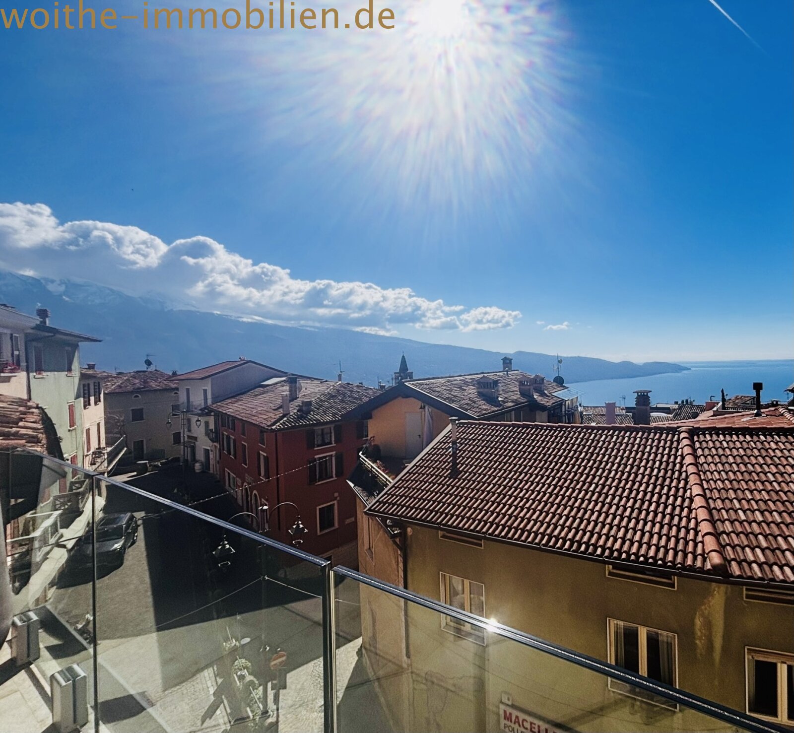 A RARE FIND IN TIGNALE-GARDOLA: Designer Apartment with Lake Views!