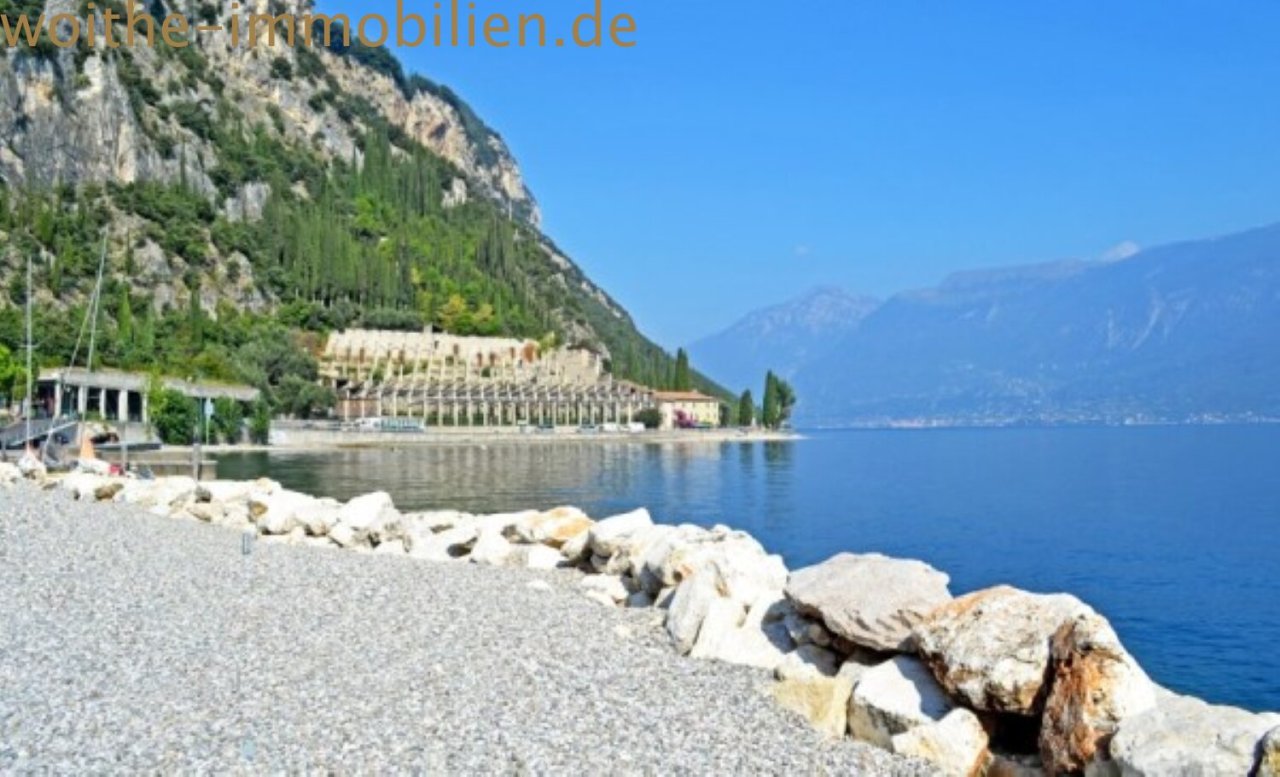  Strand von tignale ()