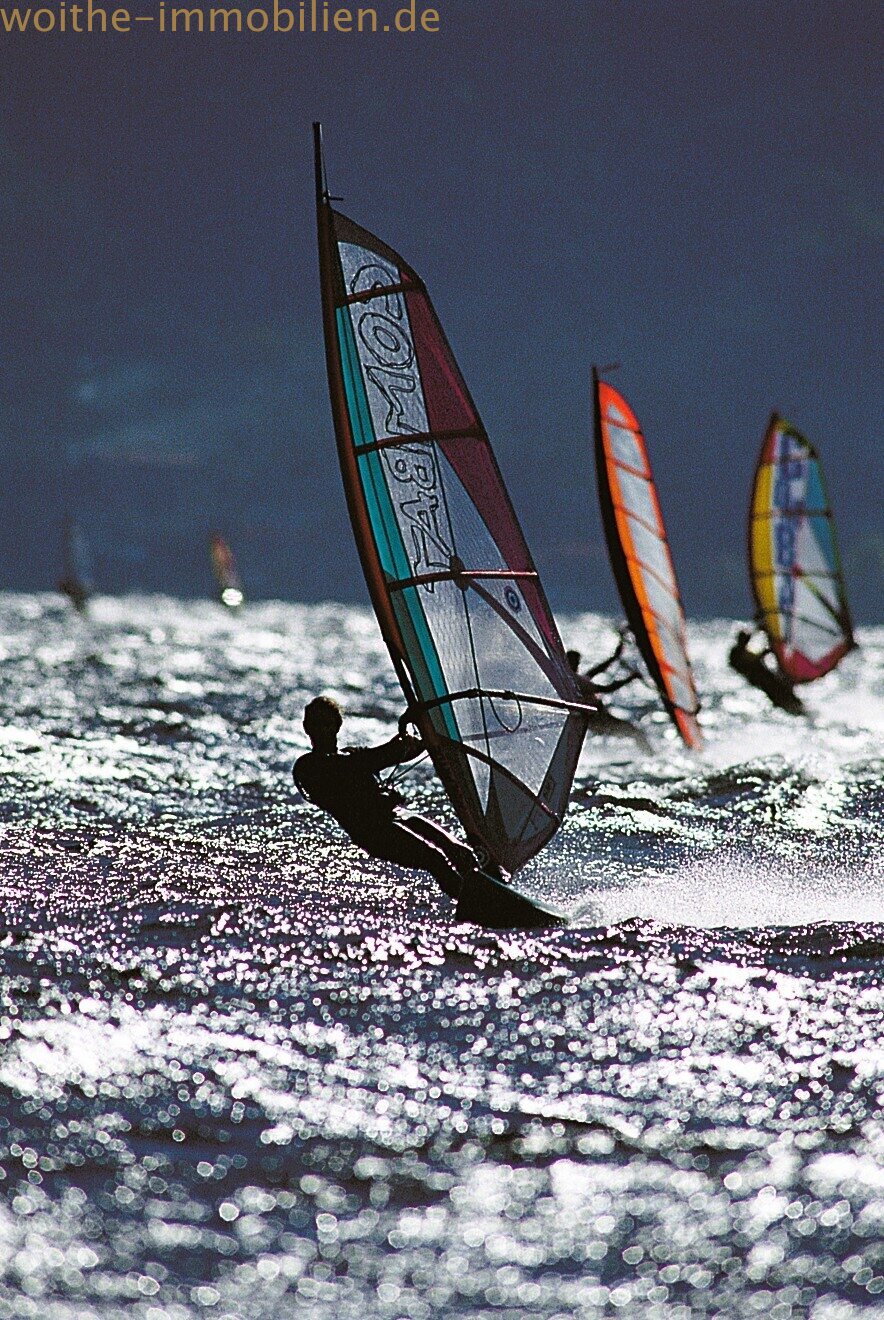 Wassersport Gardasee Kitesurfen Windsurfen Campione del Garda
