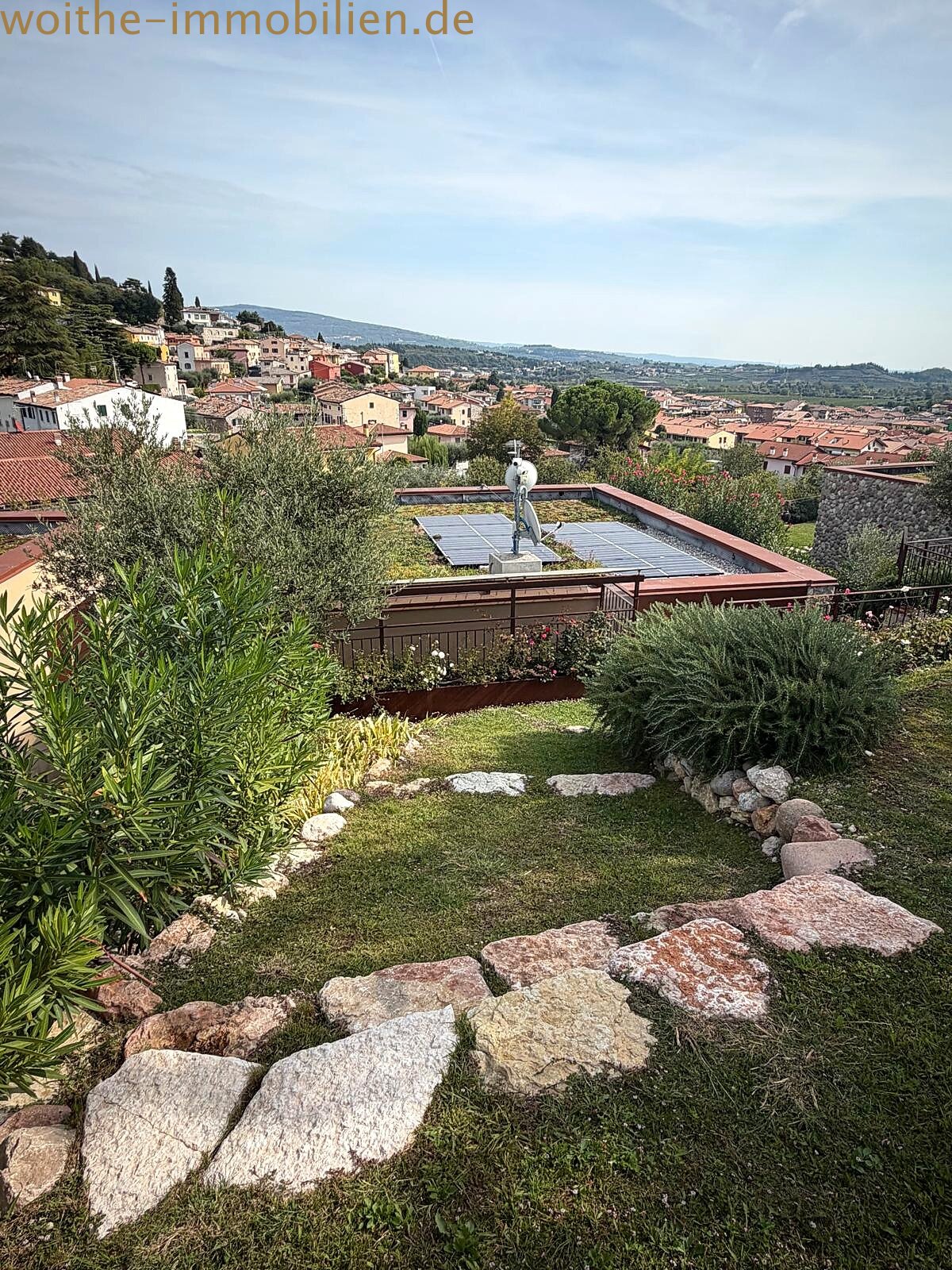 Moderner Bungalow mit Seeblick in Cavaion Veronese