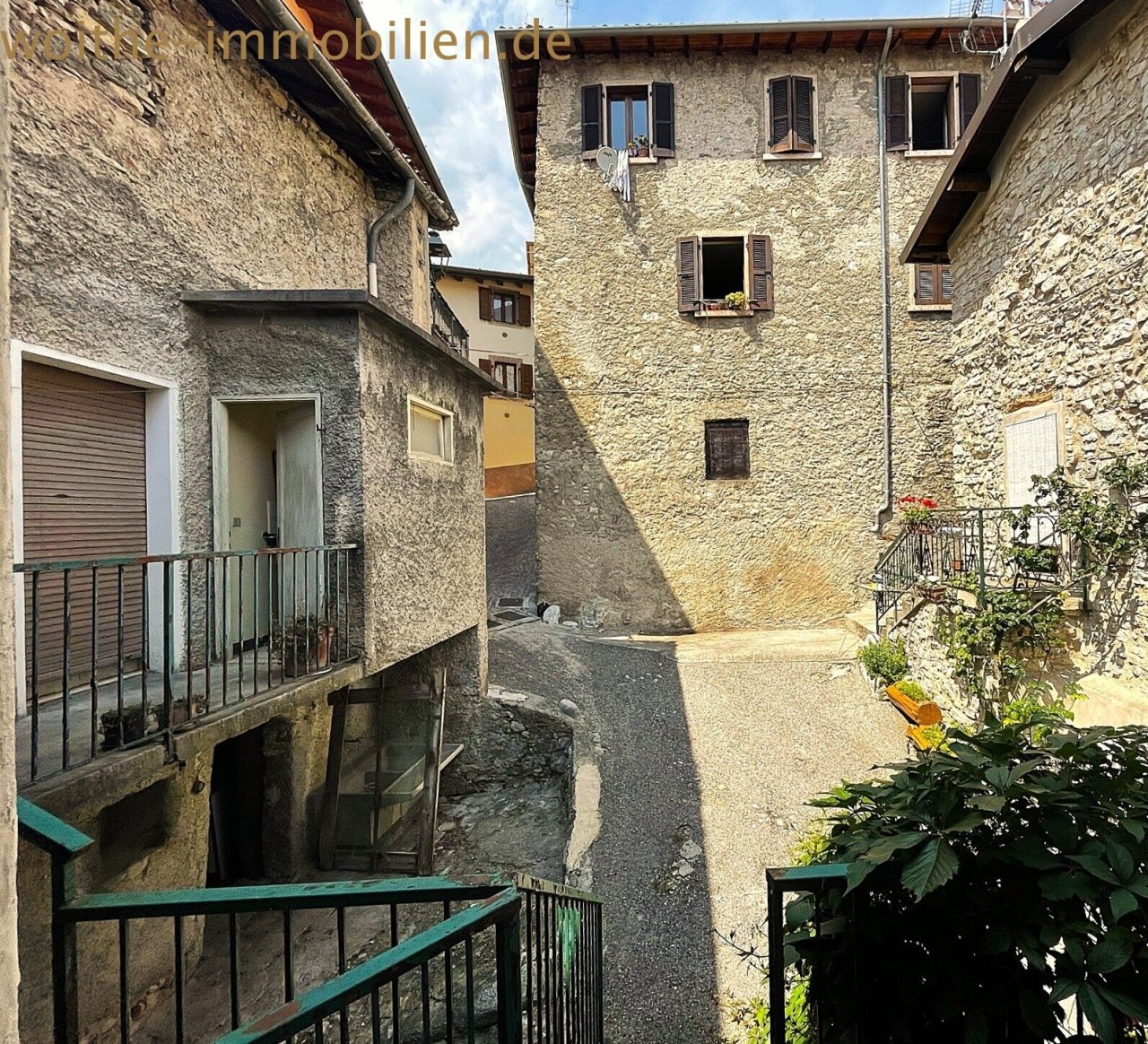 Affascinante casa cittadina con carattere - destra Affascinante casa cittadina con carattere - destra